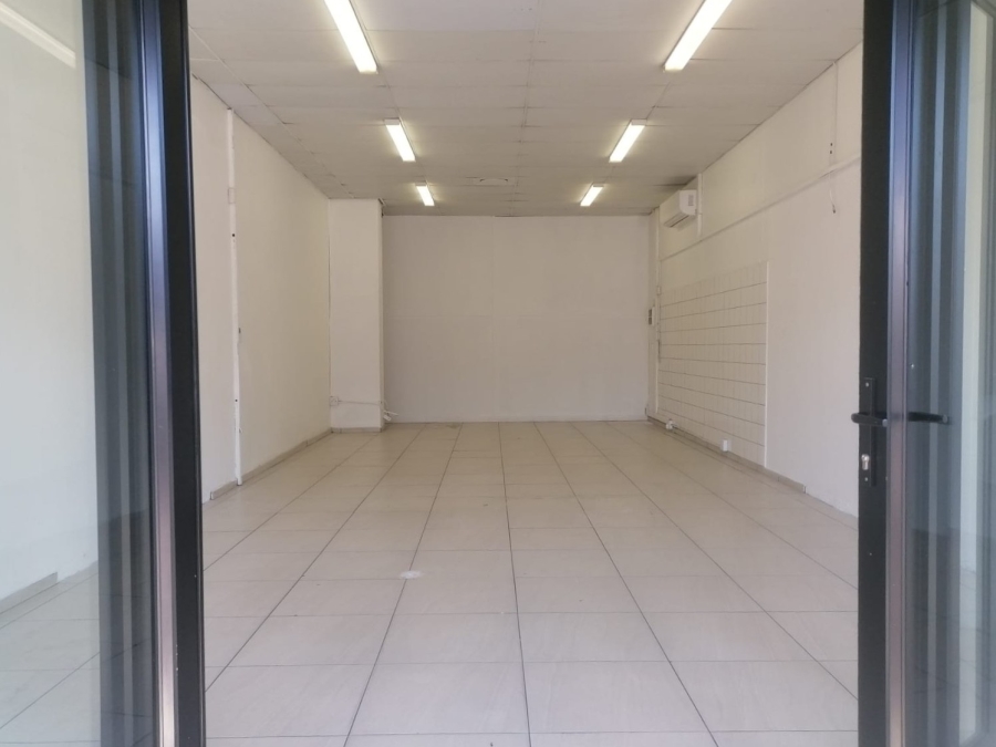 To Let Commercial Property for Rent in Somerset West Western Cape